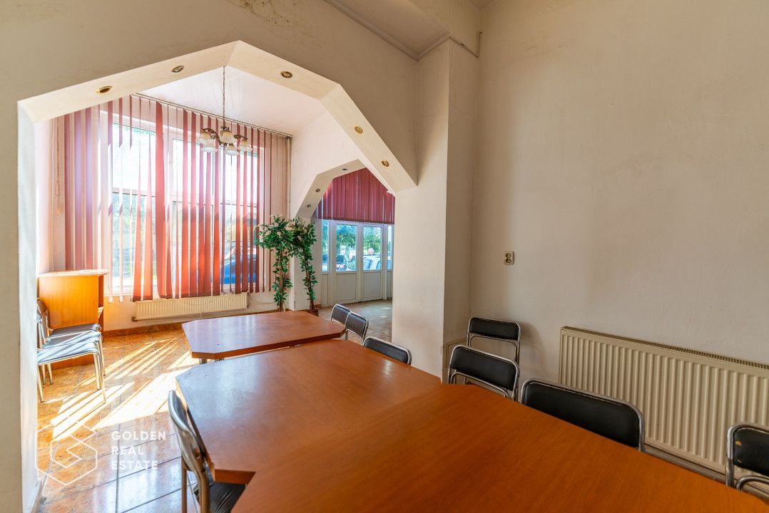 Cladire cu 24 camere, langa Castelul Regal Savarsin - Poză 22