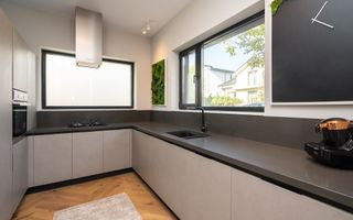 VILA LUXOASA IN COMPLEX REZIDENTIAL PE LANGA GRADINA ZOO - Poză 2