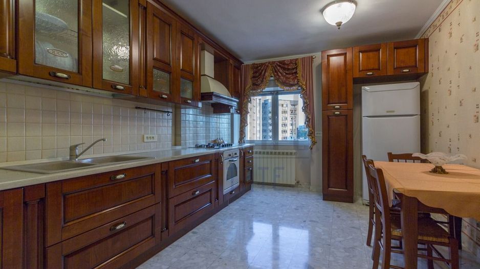 4 Camere de inchiriat, zona Libertății-vedere CASA POPORULUI - Poză 3