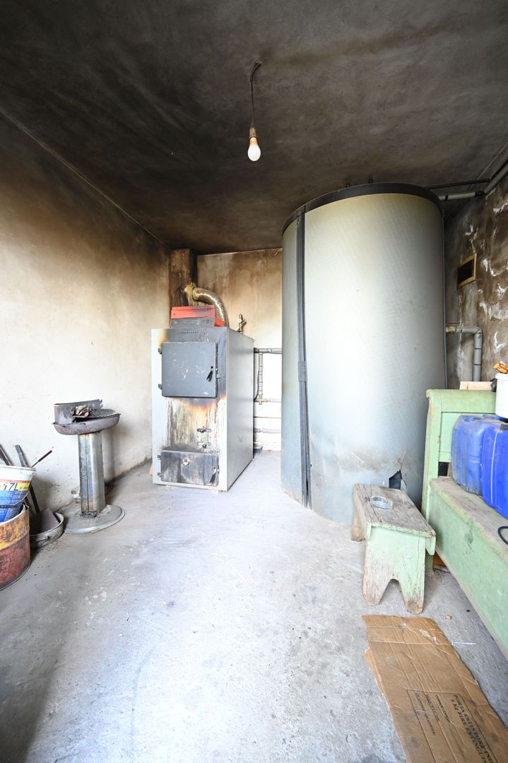 Casa P+1E, cu anexe si hala - Poză 24