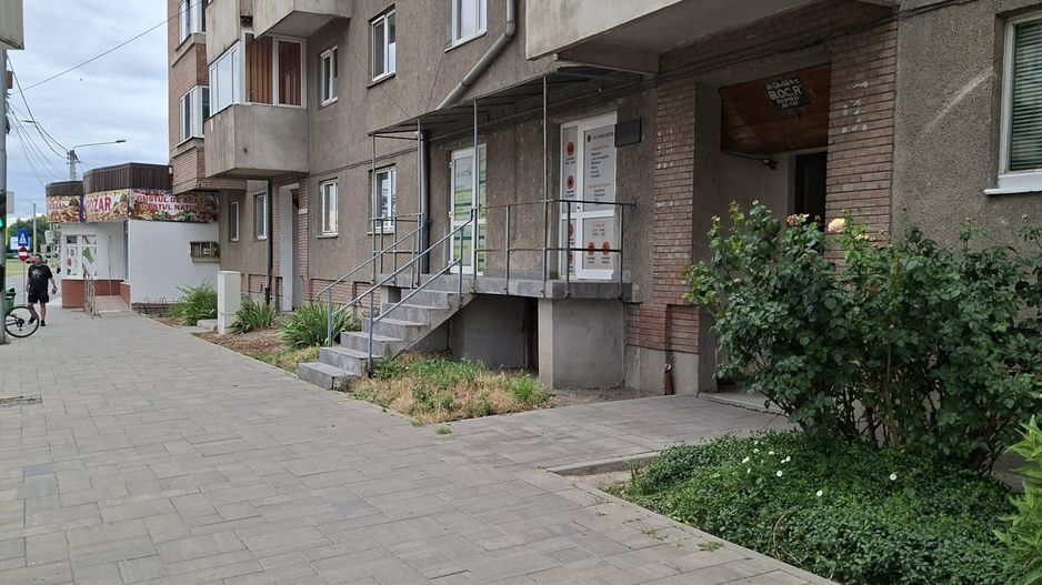 Apartament cu 4 camere de vanzare/centru Turda - Poză 7