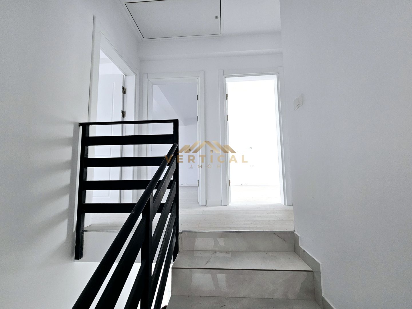 Vila 4 camere in centrul comunei Berceni - Poză 6