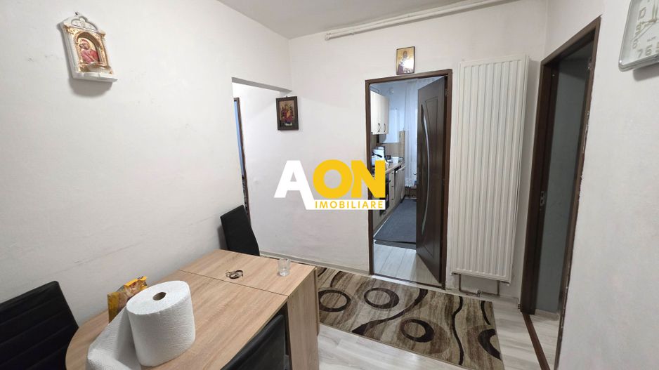 Apartament cu 3 camere, parter, boxă, acces curte, Cetate, zona Closca - Poză 3