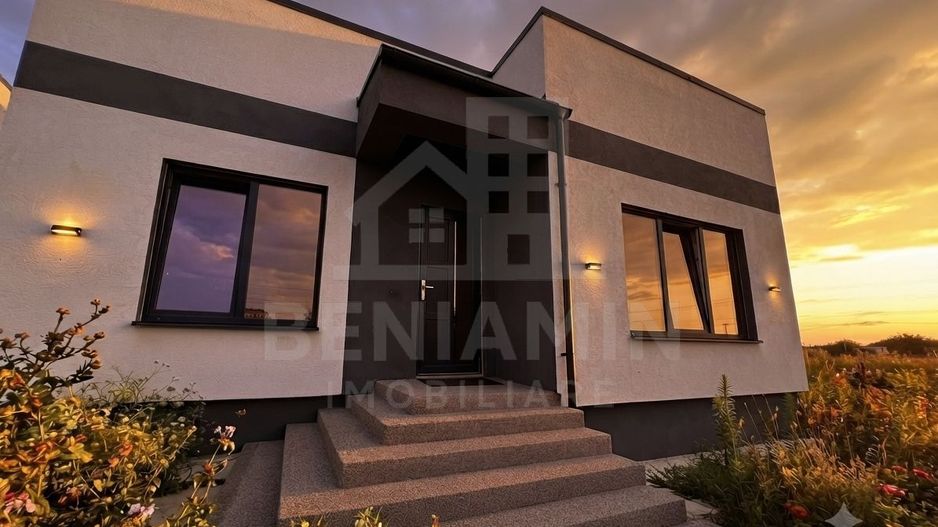 Casa-3 Dormitore-3 bai-Teren 300mp-Damila str Ficusului-La cheie - Poză 1