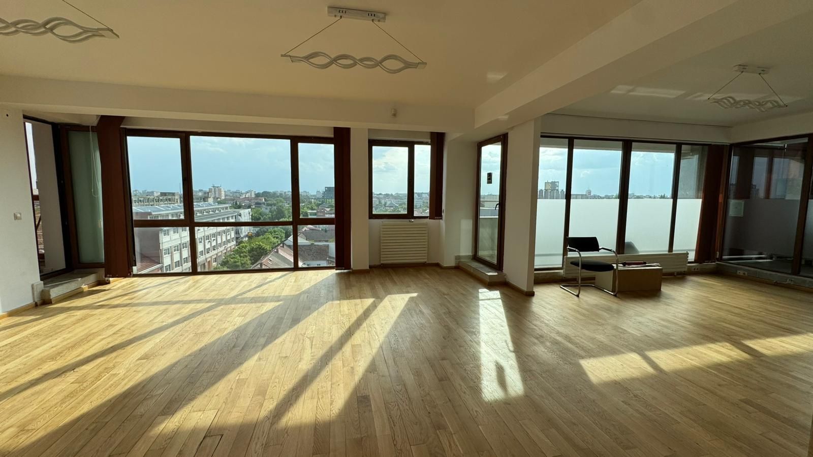 COMISION 0 | Penthouse | 3 camere | 143 mp utili | Complex Studențesc - Poză 2