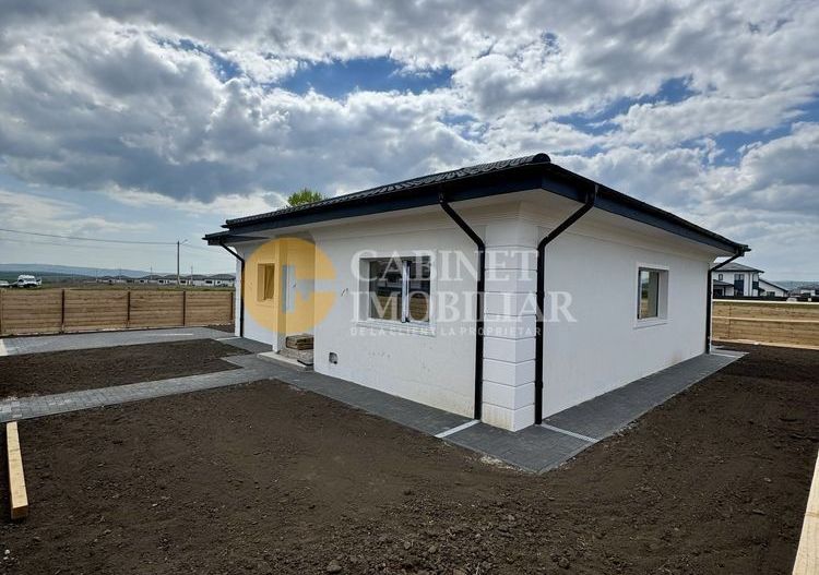 Casa invidiuala cu 4 camere si 2 bai - plan drept - Poză 3