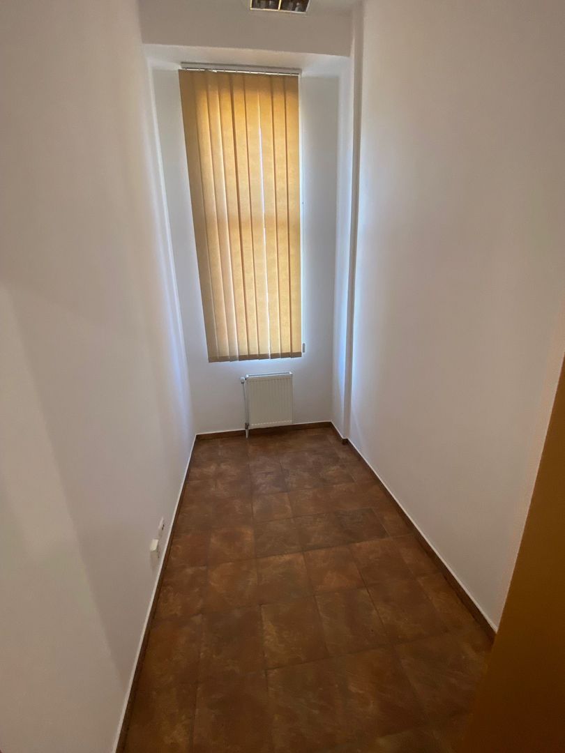 Cladire de birouri zona Olimpia Stadion  suprafață 1.100 mp - Poză 17