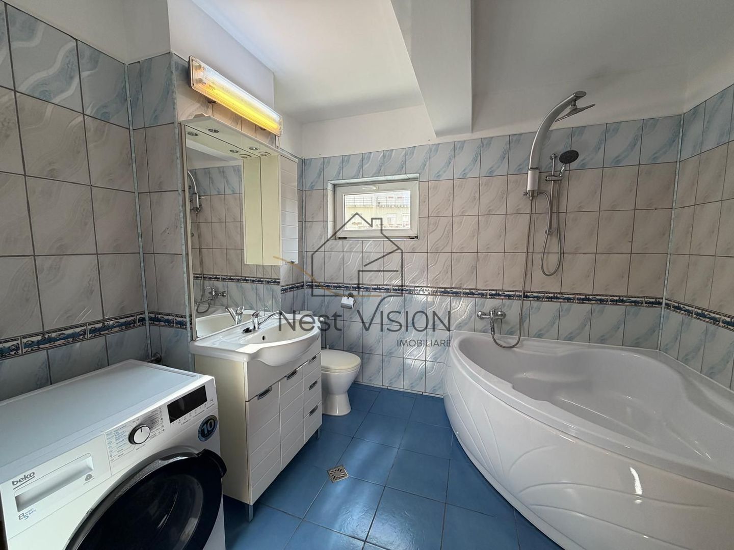 Apartament spațios cu 4 camere cu garaj - zona Ștrand - Poză 14