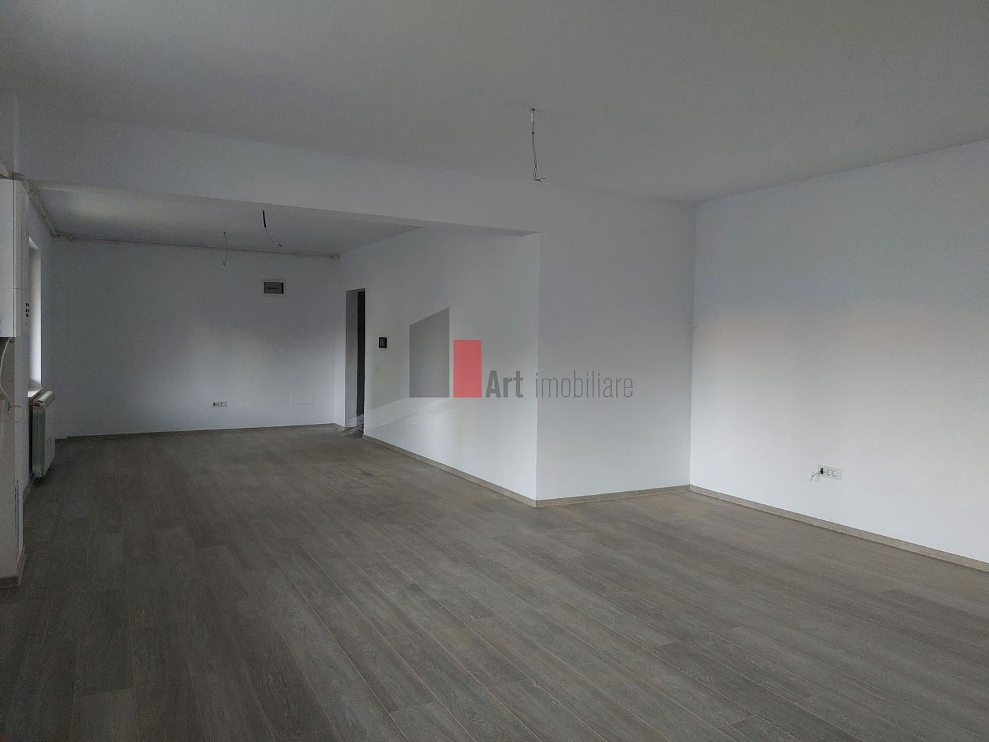 Spatiul "MAGRANA" , P-ta Alba Iulia, imobil 2024, TOTUL NOU, PARCARE INCLUSA - Poză 2