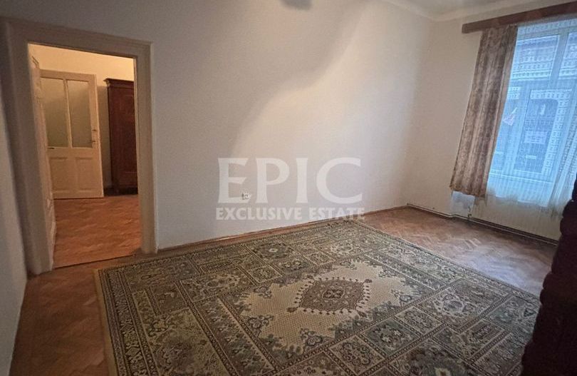 Casa de vanzare in centru orasului - Poză 3