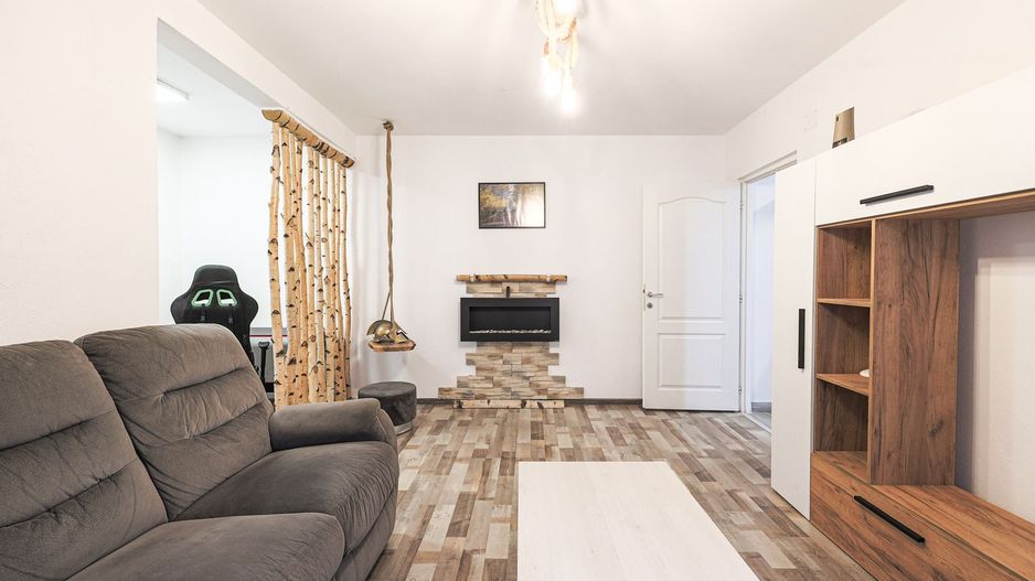Apartament central, la parter, renovat și mobilat. - Poză 3