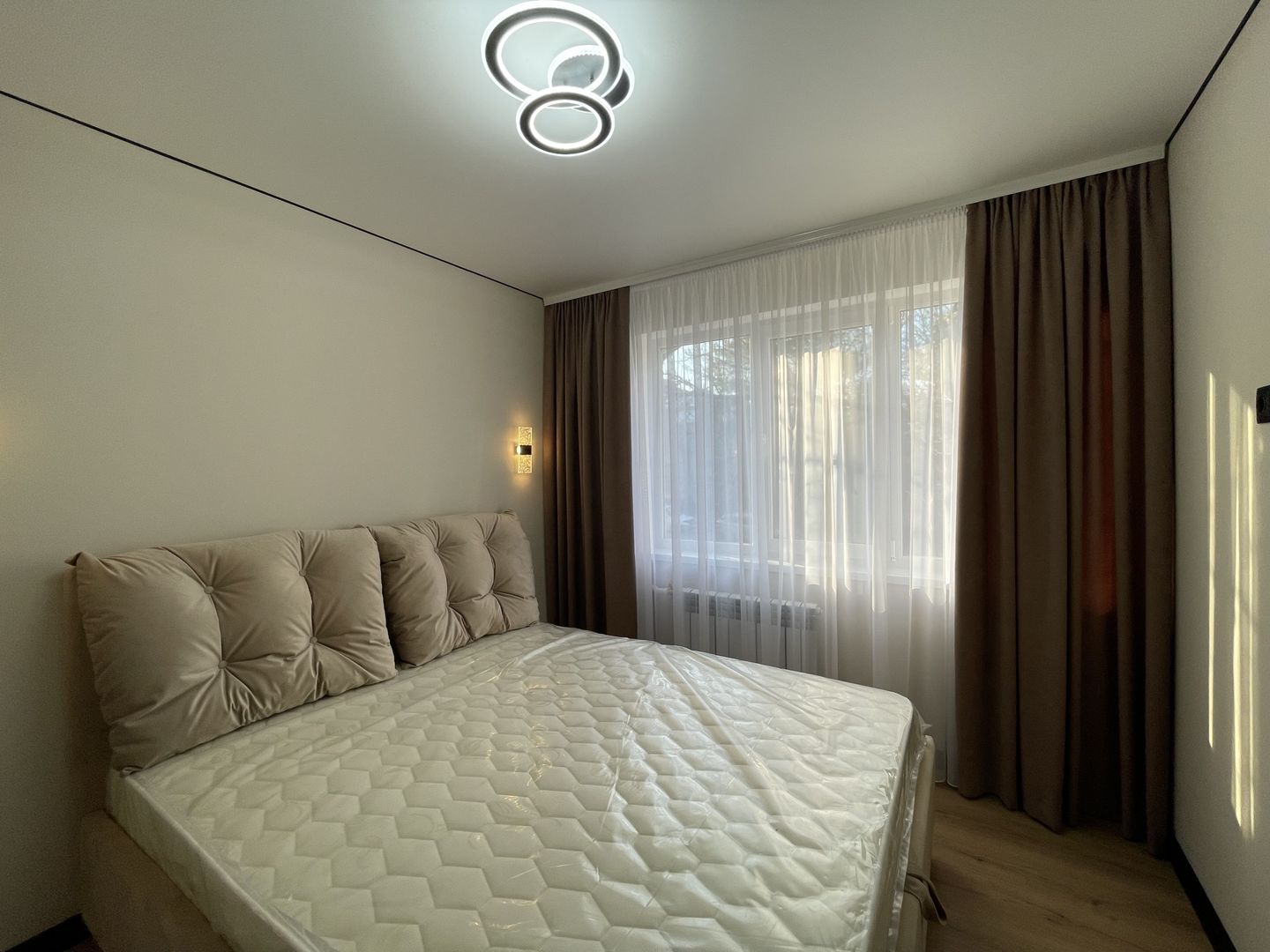 Apartament cu 2 camere plus living, sector Botanica - Poză 2