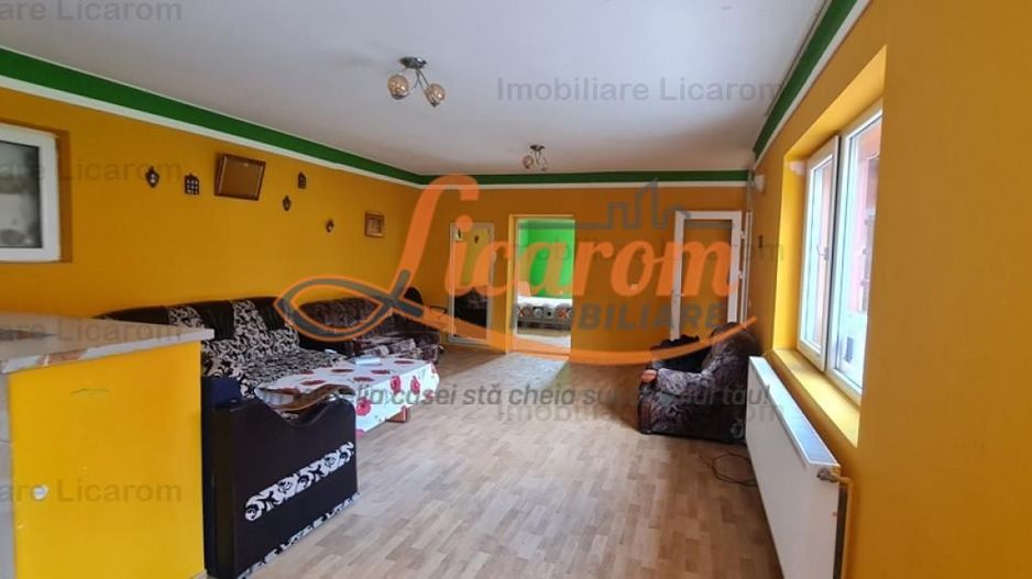 Casa individuala cu 2 apartamente, 6 camere,teren 403 mp,ASTRA. - Poză 15