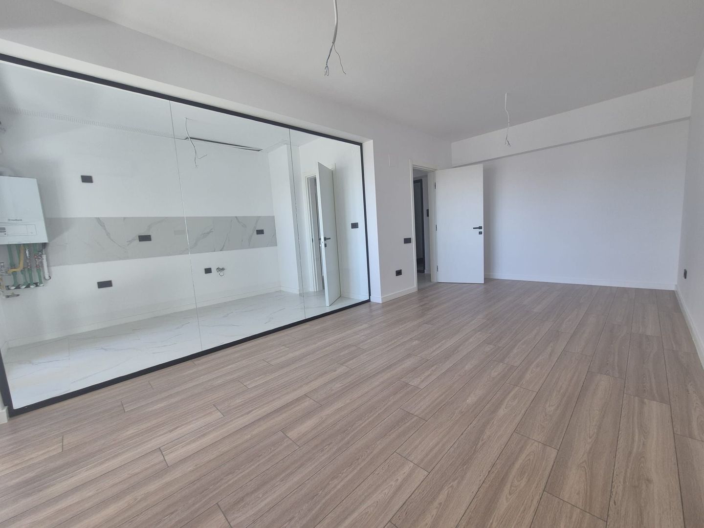 AP 2 CAMERE_ASTORIUM LIFE_SMART HOME_COMISION 0! - Poză 1