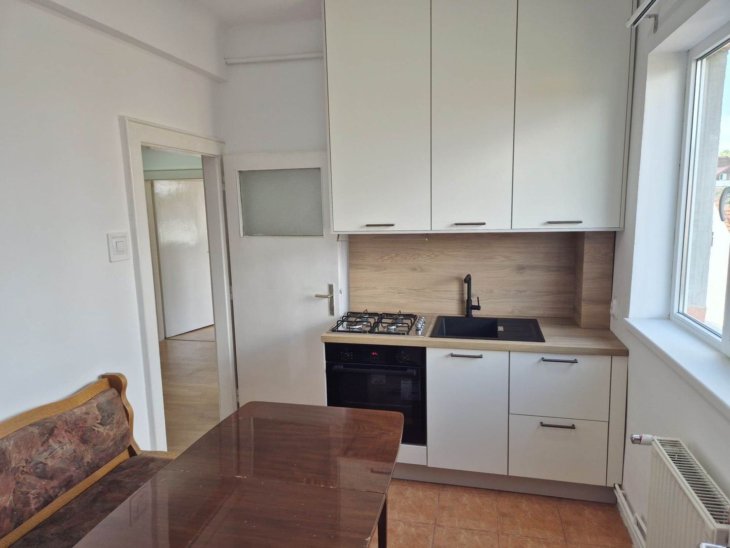 Garsoniera cu suprafata de 45mp,in zona centrala - Poză 3