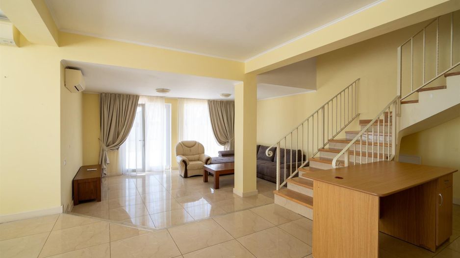 Vila Grigorescu 4 camere 3 bai la asfalt - Poză 3