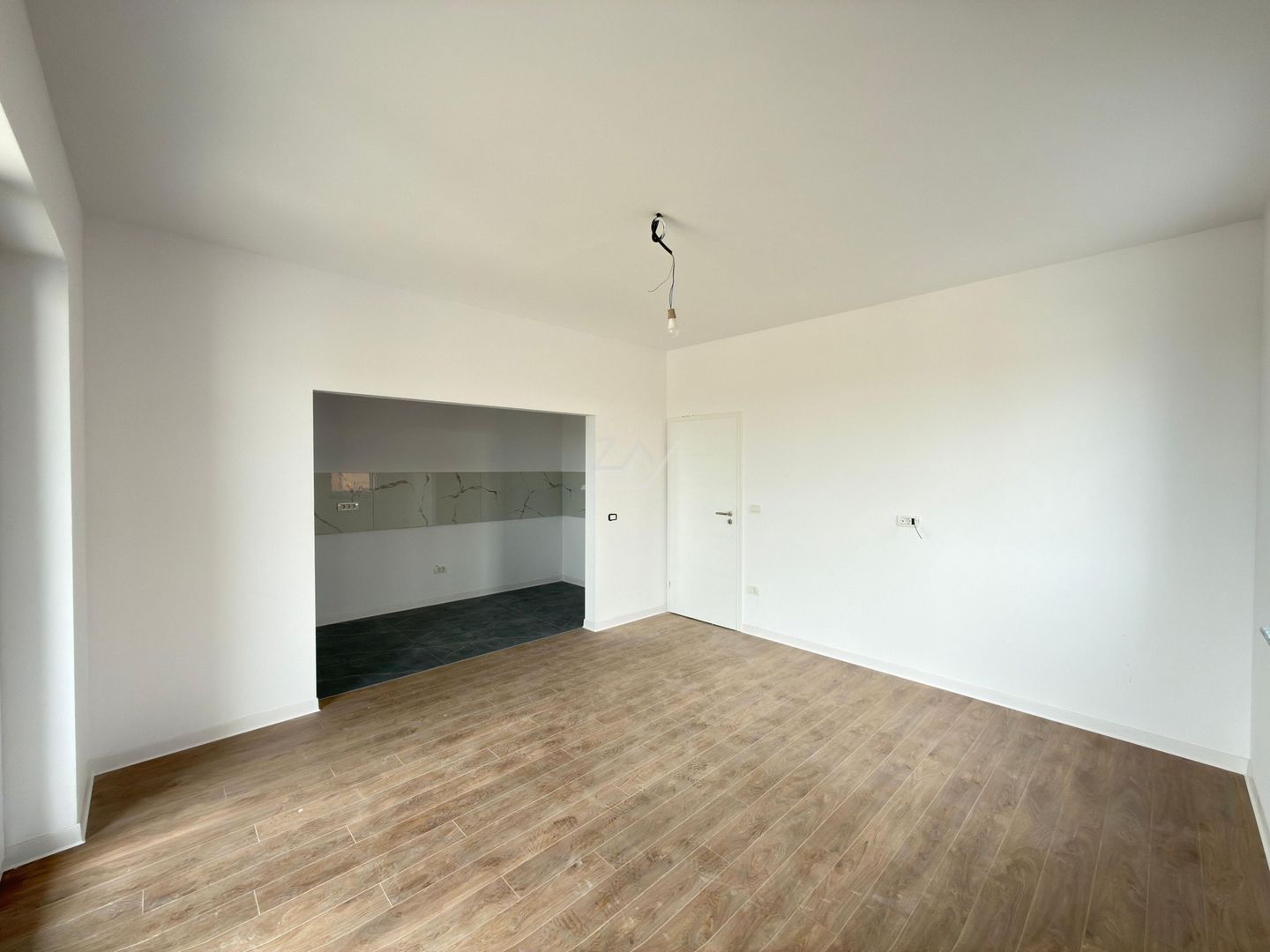 Bloc finalizat. Decomandat. Balcon mare. Loc de parcare. - Poză 3