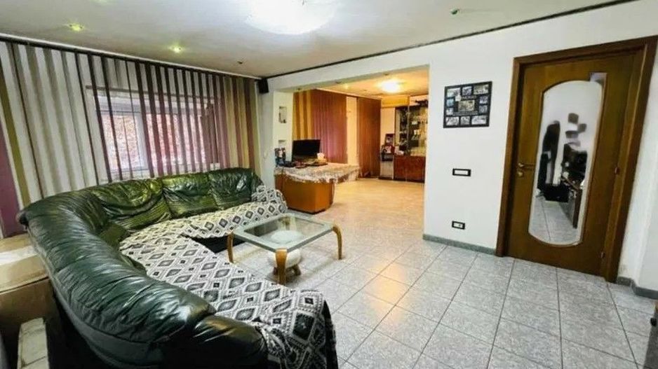 Vânzare 3 Camere 110 mp | Centrală Proprie | 2 min Mall Vitan, 12 min Metrou - Poză 1