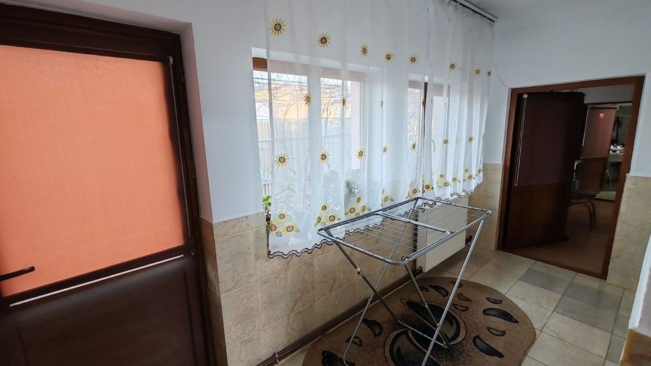 CASA IN POPESTI LEORDENI, RENOVATA, CURTE, MOBILAT-UTILATA - Poză 7