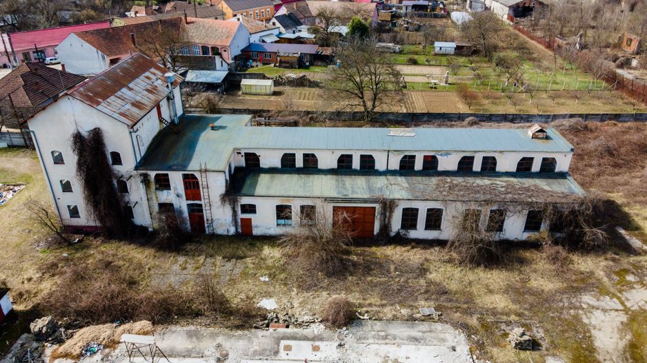 Hală spațioasă în Lipova oportunitate investiție - Poză 1