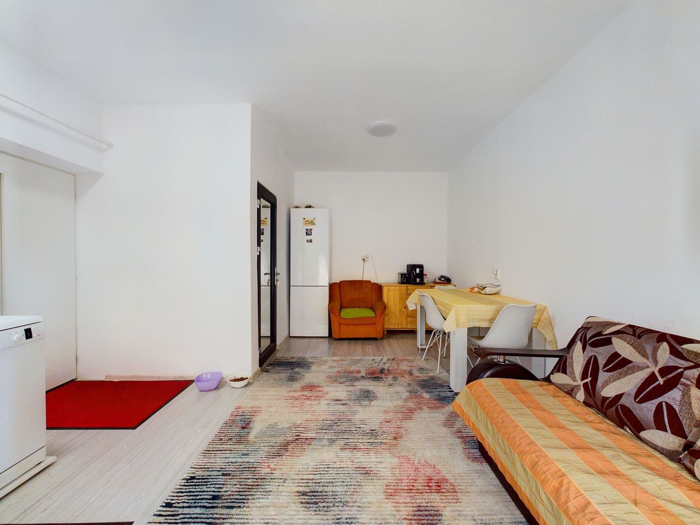 Casă nouă cu teren generos la graniță - Poză 11