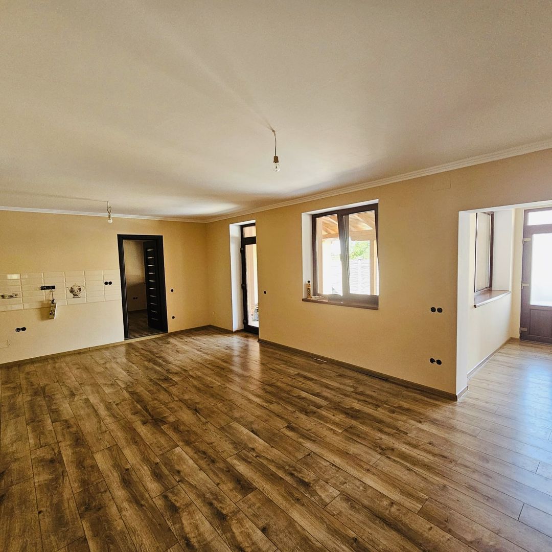 Casă renovată – Sântion, Oradea - Poză 3