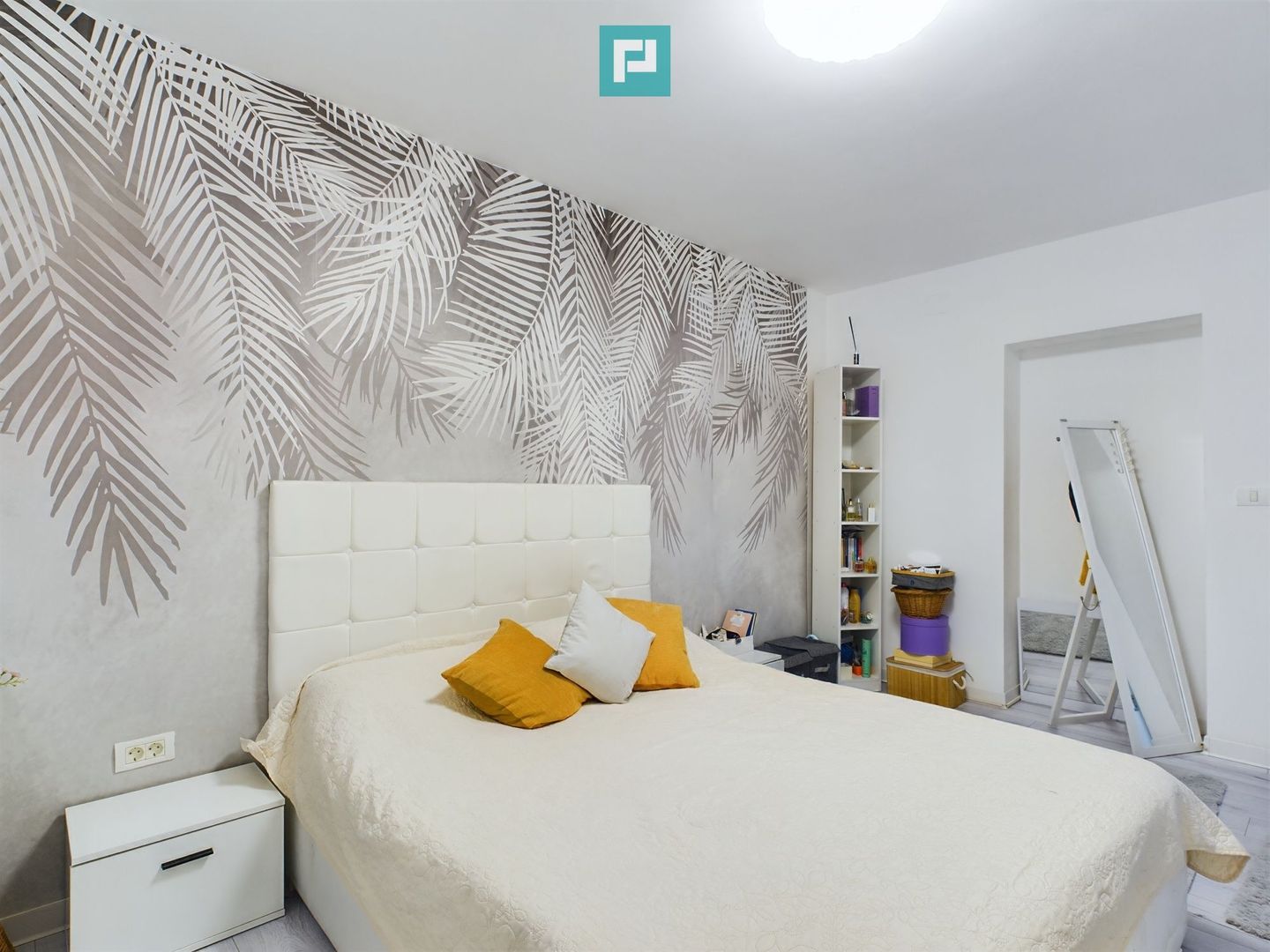 Apartament cu 2 camere la curte , renovat recent - Poză 3