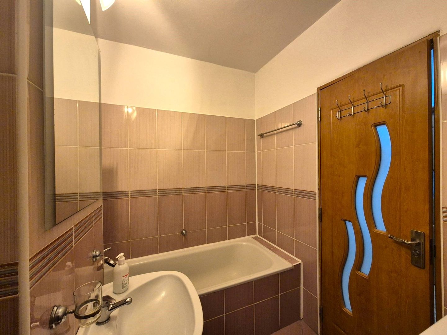 La 5 minute de Centru  - garsoniera spațioasă, pet friendly, priveliste frumoasă - Poză 11