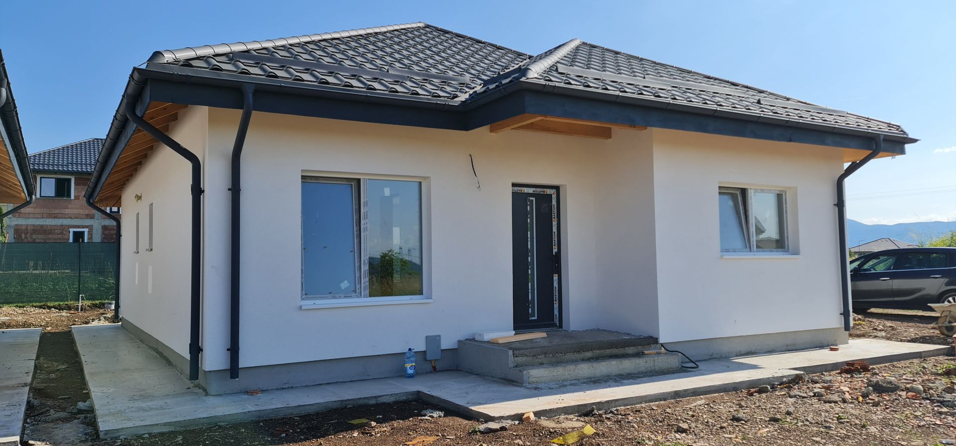 Casa individuala 3 camere cartier Izvor Tarlungeni Brasov - Poză 1