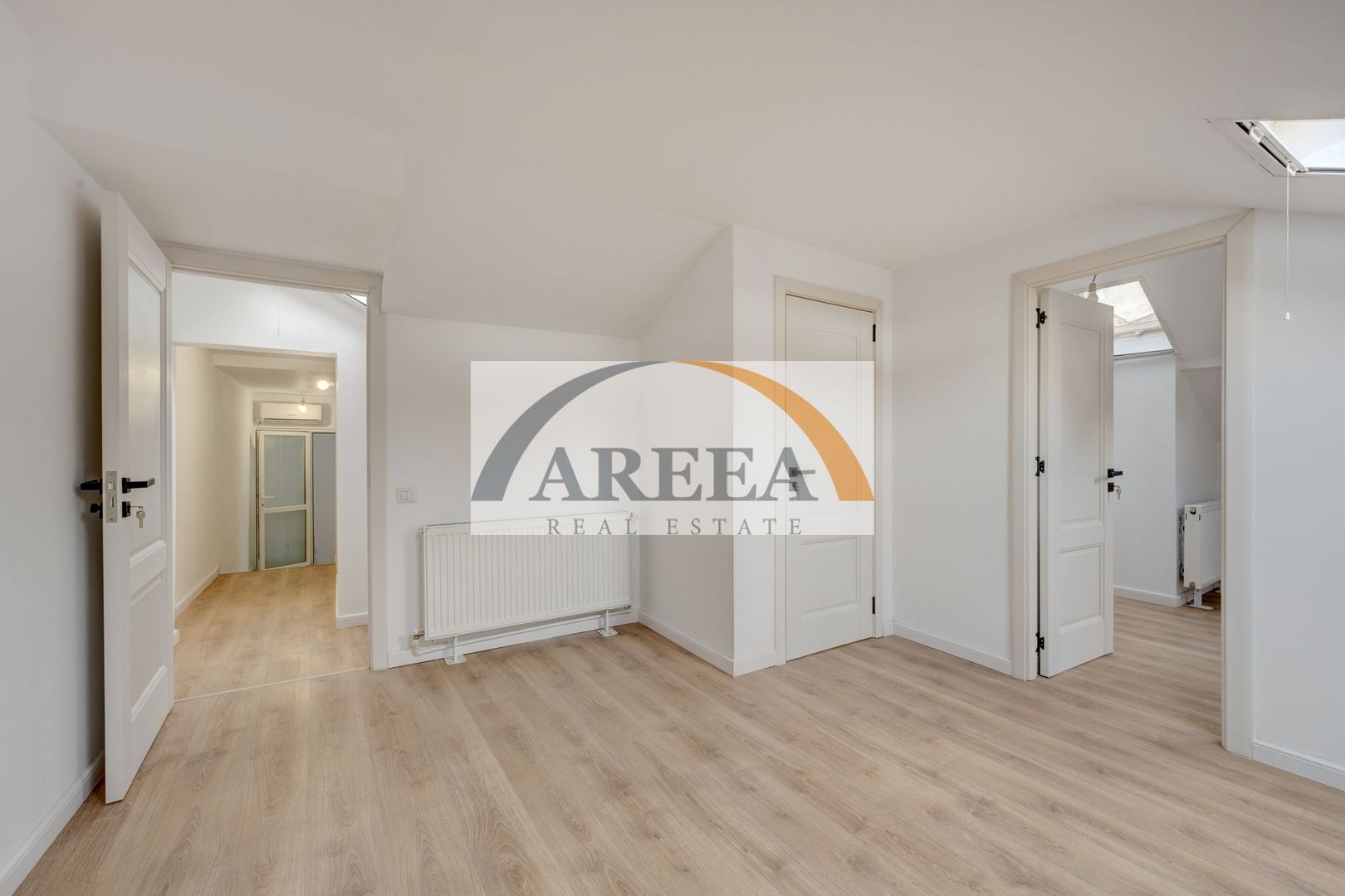 VILA RENOVATA SI ELEGANTA - 131 mp, 6 camere - Mitropolie / Unirii - Poză 18