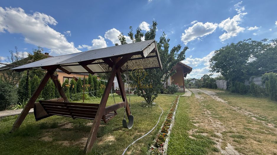 De vanzare Casa cu 4 camere si teren de 4.839mp/Utilata/Mobilata - Poză 3