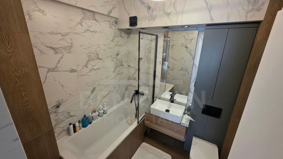 Apartament Superb 3 Camere- Ultracentral- Curte Privată 27mp-Parcare - Poză 9