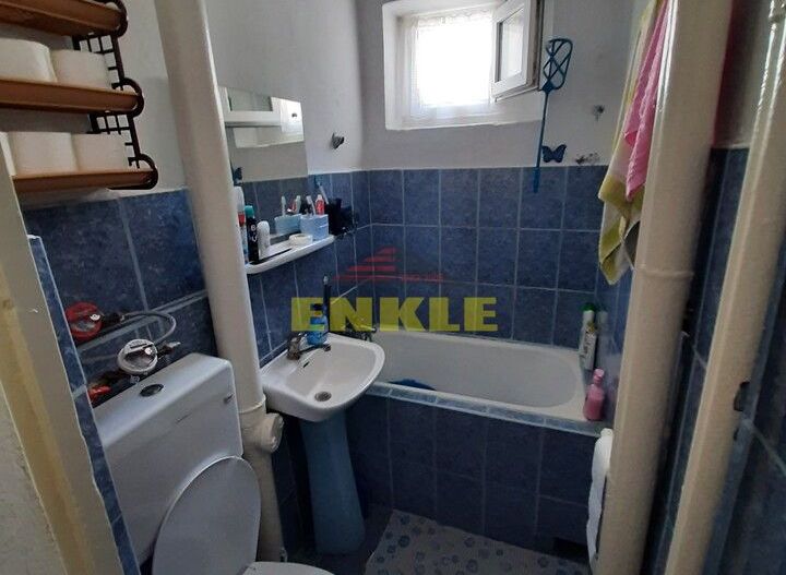 Apartament 3 camere transformat in 2 camere, zona scolii 7, etaj 2 - Poză 7