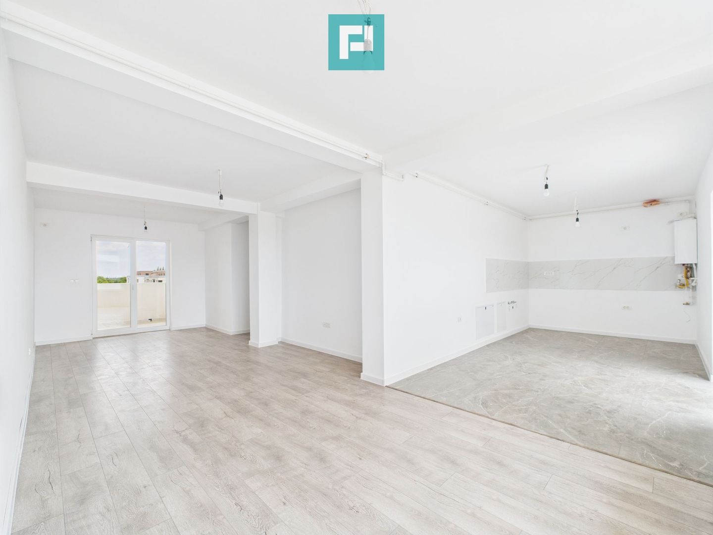 Apartament 3 camere, zona Torontalului - Poză 1