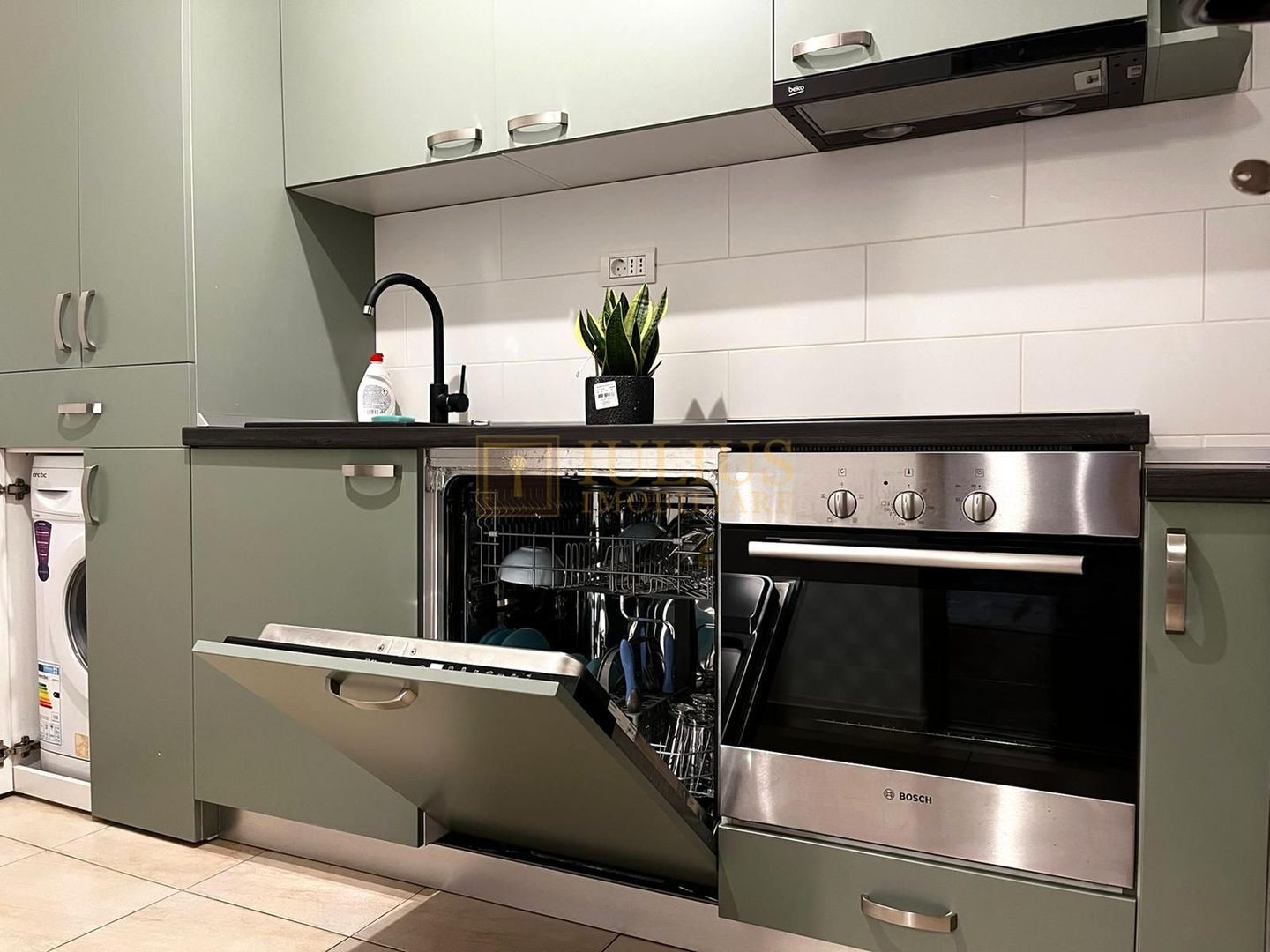 Ultra-central, 2 dormitoare, centrala proprie, langa UMFT. - Poză 13