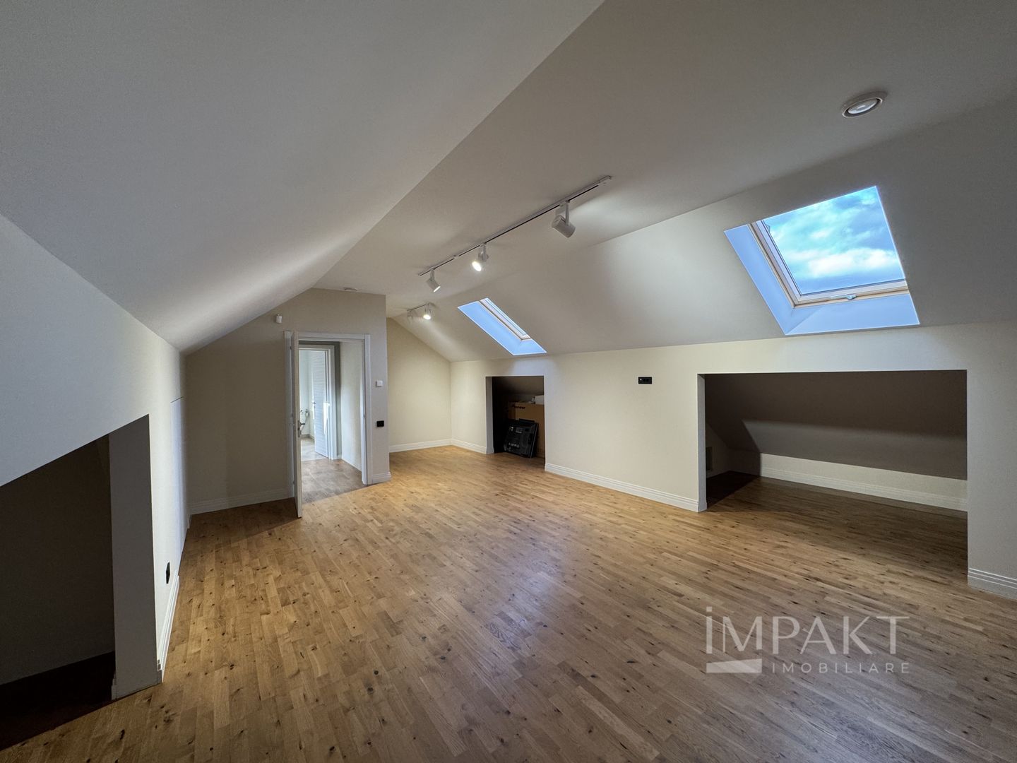 Casa moderna de inchiriat cu 4 camere in cartier Terra Floresti! - Poză 20