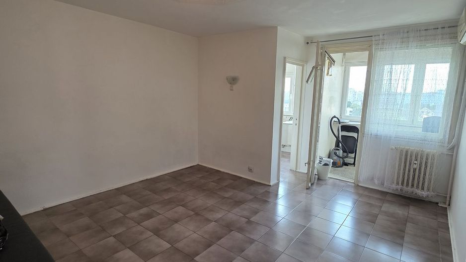 Vedere panoramica spre apus // spatioasa // imobil renovat - Poză 1