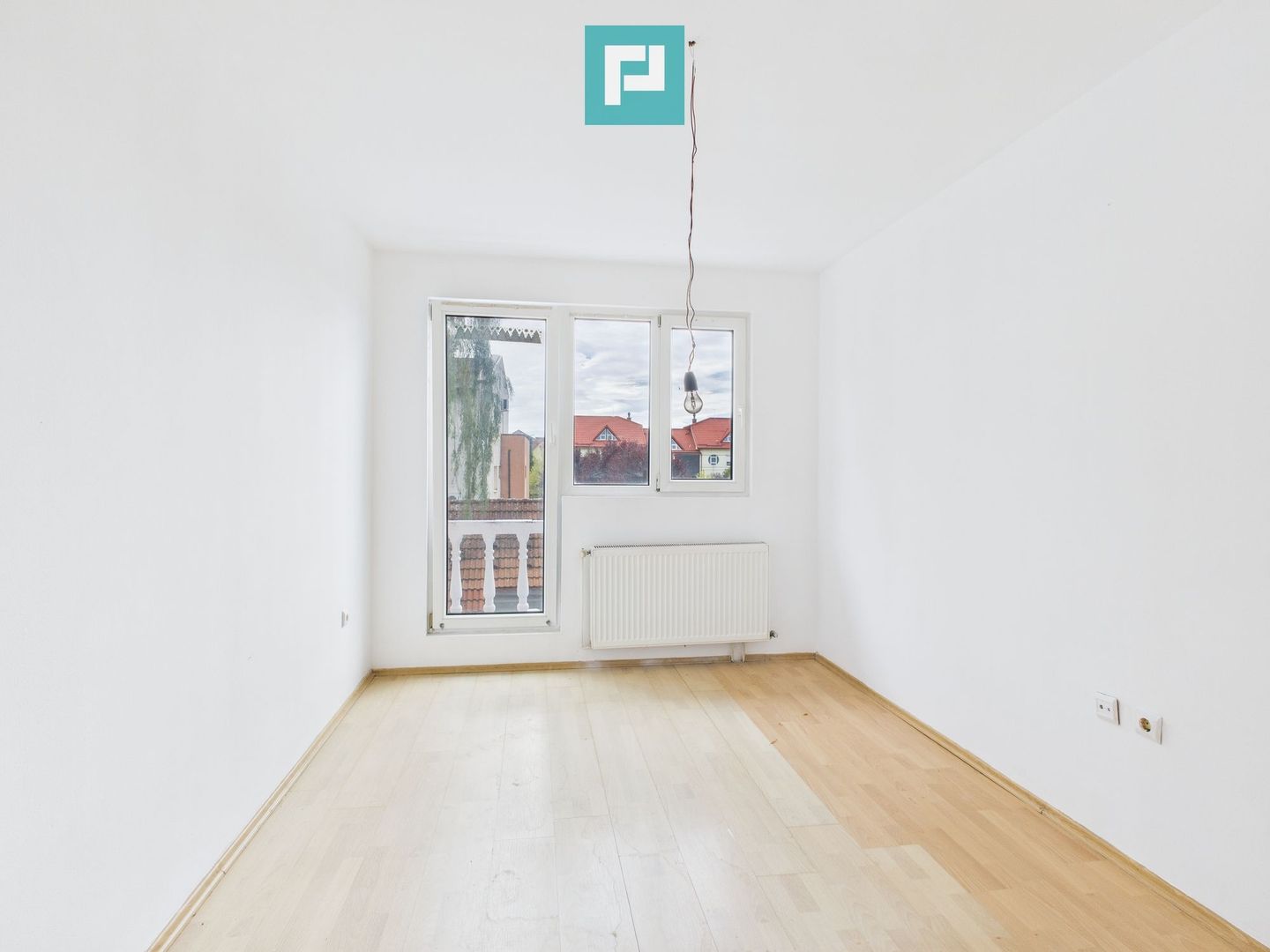 Vilă cu 5 camere pentru investiții în Dumbrăvița - Poză 13