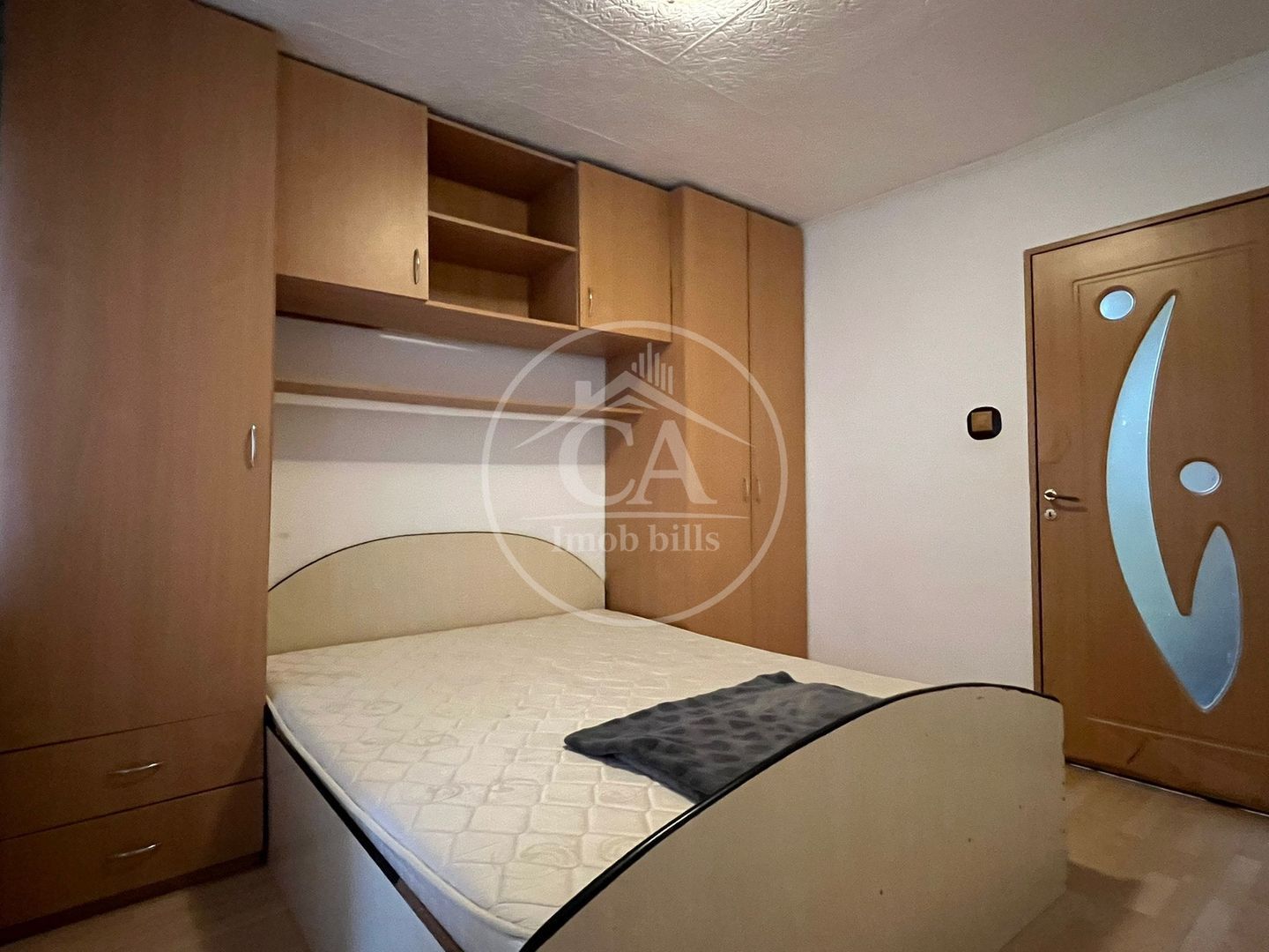 Apartament cu 3 camere de vanzare în Zona Nufărul, Oradea - Poză 1