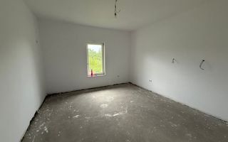 CASA CU 11 ARI TEREN - DRUM PRIVAT - LIVADA - Poză 9