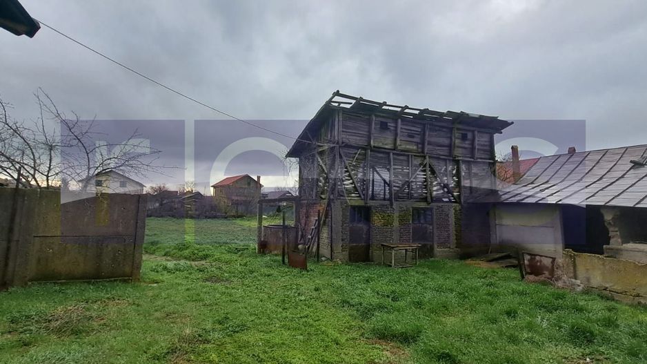 CASA | TEREN 2000 MP | CURTE GENEROASA | IDEAL PENTRU GRADINA SAU LIVADA - Poză 10