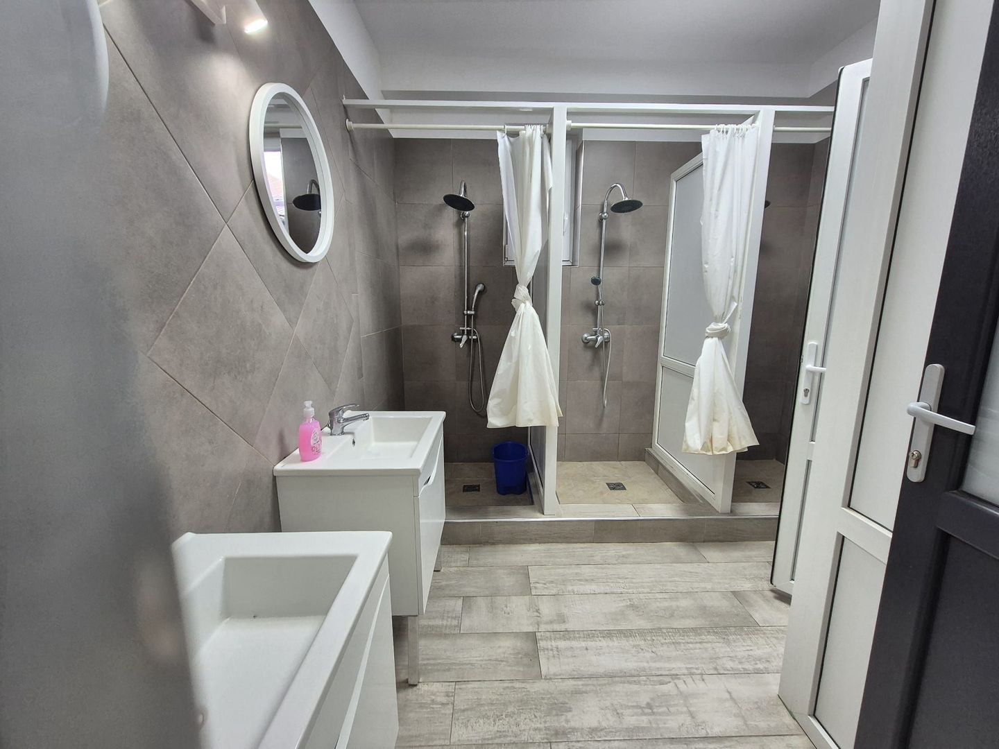 Casa P+2 cu 40 paturi pentru muncitori - Tei - Poză 18