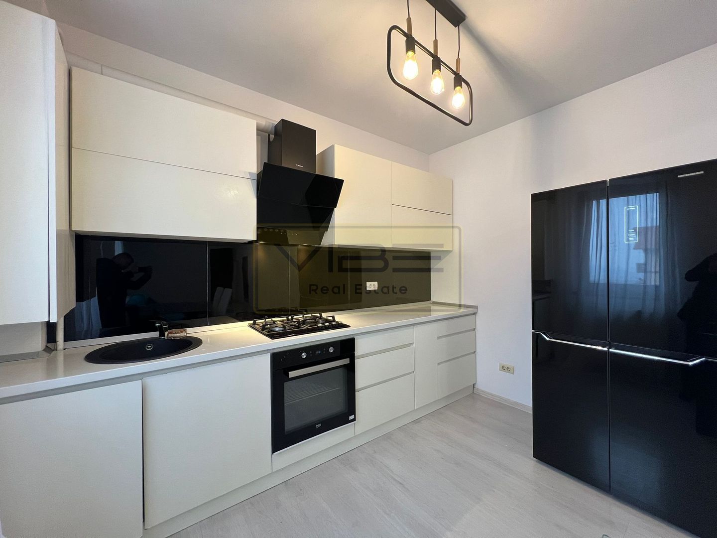 Apartament 2 camere mobilat/intabulat  Galata -  1km Belvedere - Poză 1