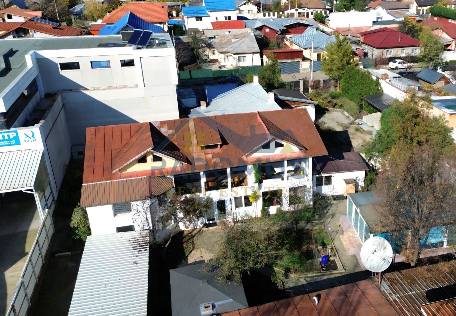 Casă cu piscină la preț de apartament - Ploiești - Teren 621 Mp - Poză 14