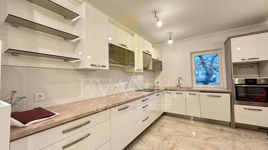 3 camere, decomandat - strada Mărășești - Poză 2