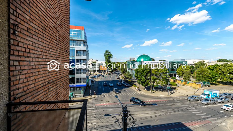 Apartament cu 4 camere vizavi de Consiliul Județean - Poză 6