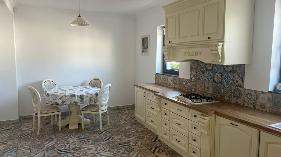 Casa 5 camere,477 mp,1077 mp teren, zona Cornisa,0%comision - Poză 6