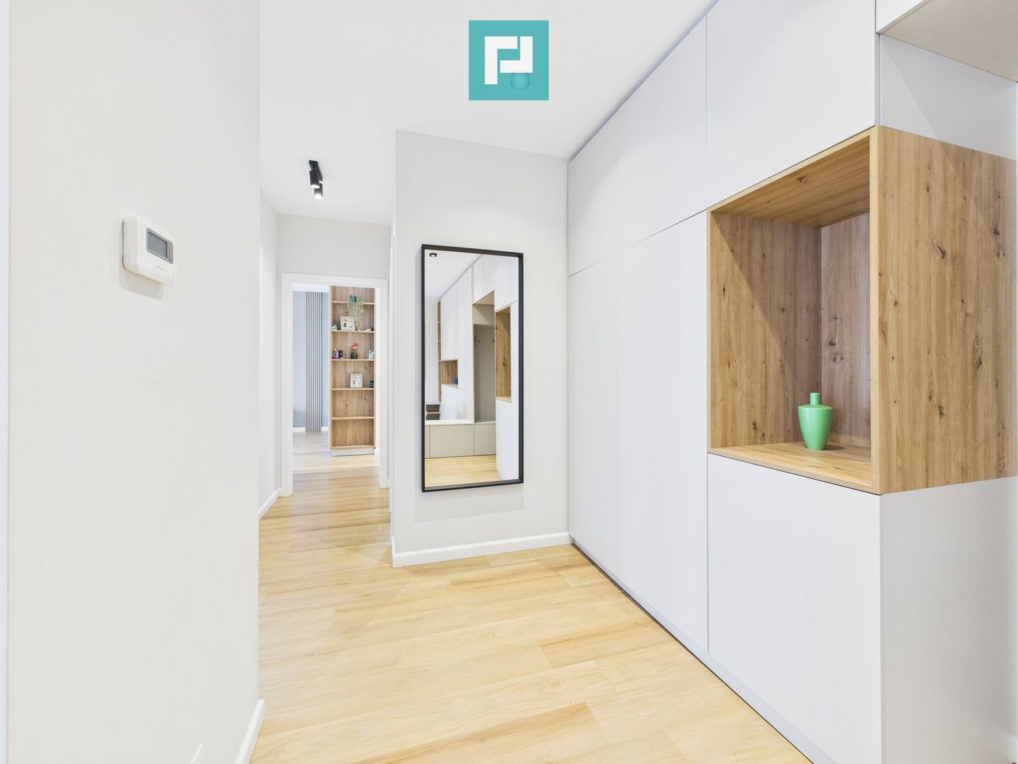 Apartament spațios, vedere și facilități premium - Poză 17