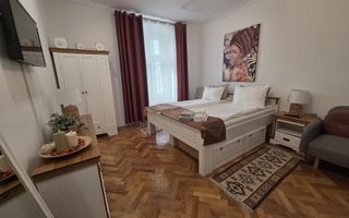 Garsonieră exclusivistă în Piața Mare cu vedere directă la Bradul de Crăciun - Poză 1