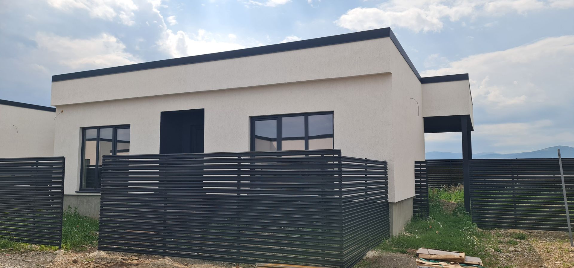 Casa individuala 3 camere finalizata/intabulata Cartier Izvor Tarlungeni Brasov - Poză 1